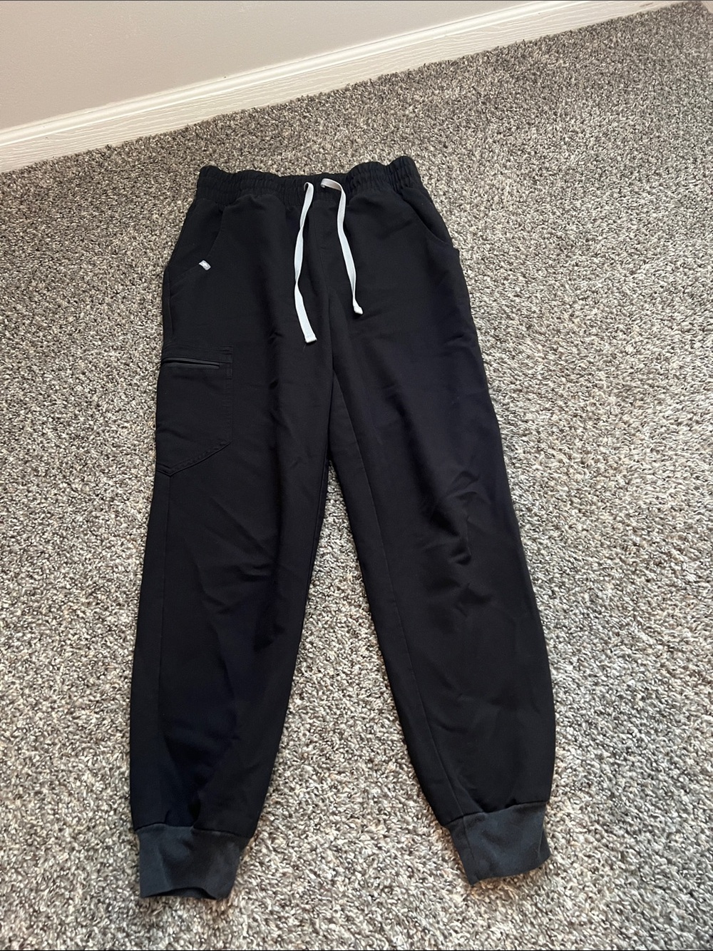 Figs Women’s S/P Black Jogger Scrub Pants